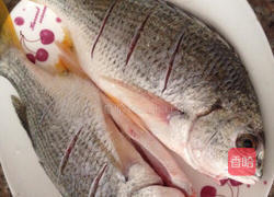 鲜美黄鳍鲷汤的做法图解1