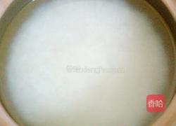 排骨腊肠煲饭的做法图解1