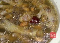 花生炖鸡脚的做法图解4