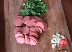 火腿面条的做法图解1