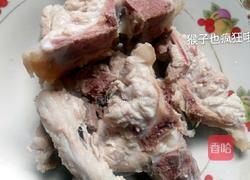 鱼翅响螺猪骨头汤的做法图解2