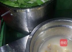 瘦肉炒小白菜的做法图解1