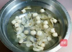 莲子百合淮山蜜枣猪筒骨汤的做法图解3