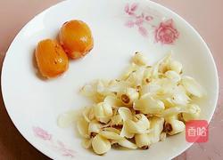 莲子百合淮山蜜枣猪筒骨汤的做法图解5