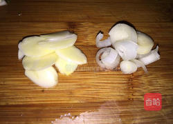 鲫鱼豆腐汤的做法图解3