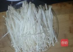 黄辣椒炒金针菇的做法图解1