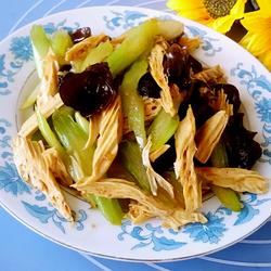 素炒腐竹芹菜的做法[图]