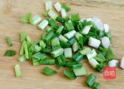 香葱土豆萝卜干丁的做法图解5