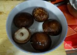 素炒香菇荷兰豆的做法图解1