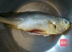 红烧大黄花鱼的做法图解1