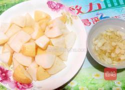 杏仁百合炖梨水的做法图解2