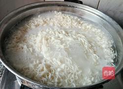 蕃茄鸡蛋拌面的做法图解10