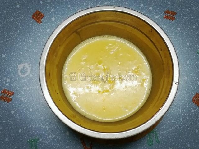 加入生粉拌勻過篩，再加入奶酪