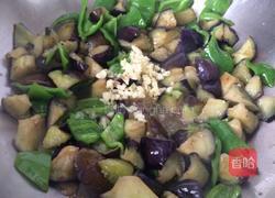 蒜香烧茄子的做法图解10