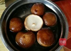 香菇炒小白菜的做法图解1