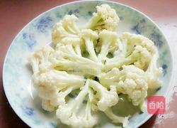 甜椒炒花菜的做法图解2