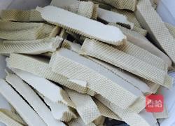 芹菜苗炒白干的做法图解1