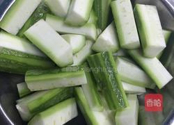 沙虫浓汤浸胜瓜的做法图解2