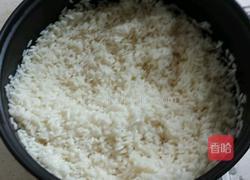 荷叶糯米鸡的做法图解1