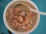 猪蹄炖白云豆的做法[图]