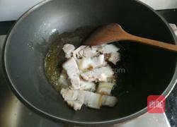 苦瓜秋葵回锅肉的做法图解3