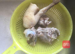 什锦菇煲猪骨汤的做法图解3