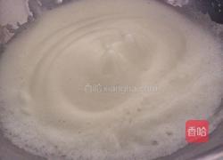 戚风蛋糕的做法图解9