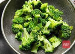 番茄炒西兰花的做法图解5