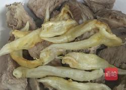 花胶黑蒜炖排骨的做法图解3