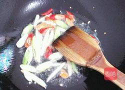 猪血炒豆腐的做法图解5