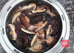 香菇萝卜排骨汤的做法图解3