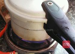 香菇萝卜排骨汤的做法图解5