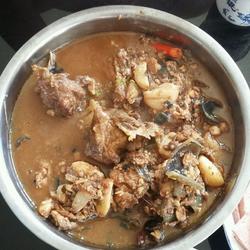 大蒜烧鲶鱼的做法[图]