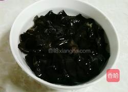 甜椒肉丝炒木耳的做法图解1