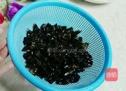 甜椒肉丝炒木耳的做法图解2