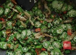 秋葵炒榨菜条的做法图解7