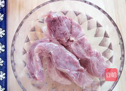 黑椒牛肉烩凉瓜的做法图解1