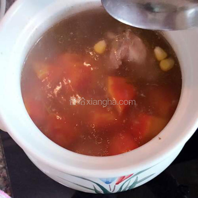 加入木瓜再小火慢慢煲一小时