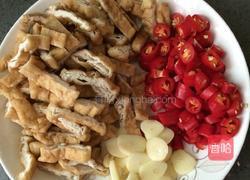 豆腐干炒肉的做法图解2