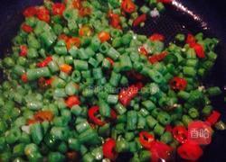 辣椒炒豆角的做法图解3