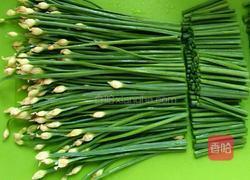 韭菜花爆炒猪耳朵的做法图解2