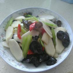 香芹木耳淮山的做法[图]