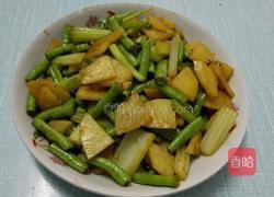 豆角土豆配芹菜的做法图解8