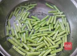 豆角土豆配芹菜的做法图解4