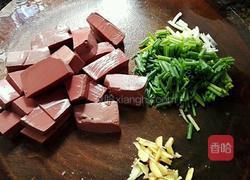 猪红粥的做法图解1