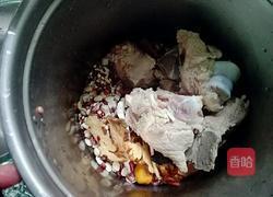 猪骨祛湿汤的做法图解3