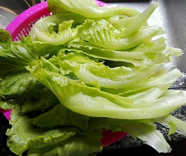 生菜洗干净沥干水份