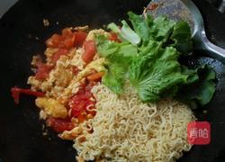 番茄鸡蛋炒方便面的做法图解7