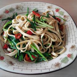 豆皮炒韭菜的做法[图]