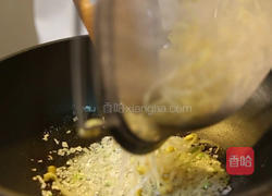 黄豆芽炒粉条的做法图解6